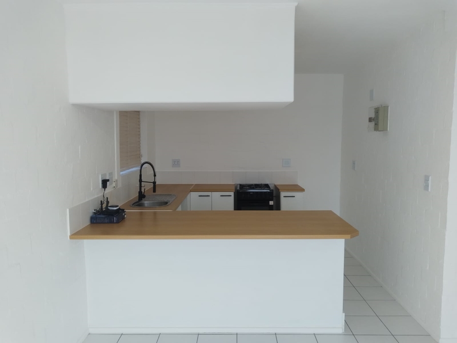 To Let 1 Bedroom Property for Rent in Bay View Village Western Cape